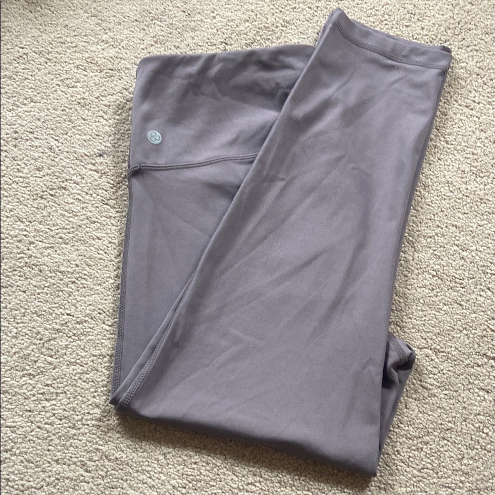 Women’s Zella Leggings Size Medium